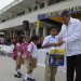 Alcalde Falquez entregó útiles escolares